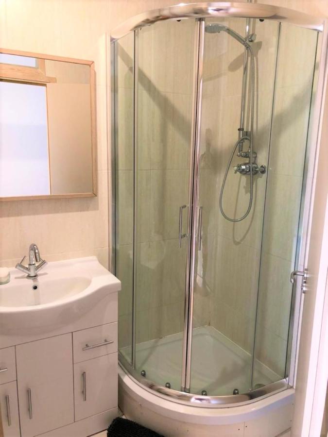 Studio Flat Without Kitchen At Kentish Town London Exterior foto